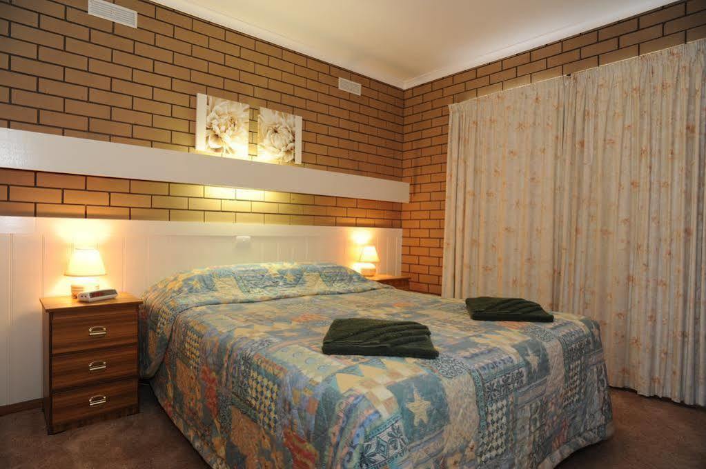 Sandpiper Holiday Apartments Lakes Entrance Exterior photo